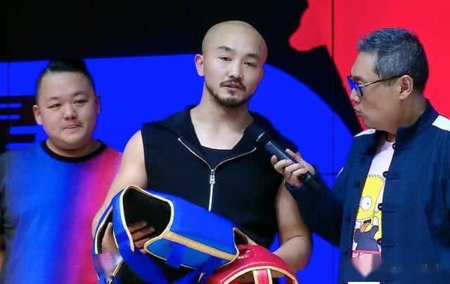 一龙vs方便直播视频,这场迟到了十年的武林对决,到底藏着多少门道? 一龙vs方便直播视频,这场迟到了十年的武林对决,到底藏着多少门道?