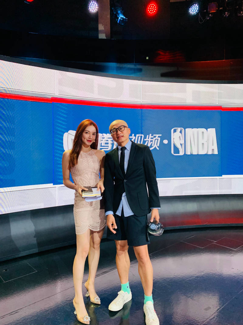 腾讯NBA解说员王猛的工资揭秘，从幕后到台前的职业之路